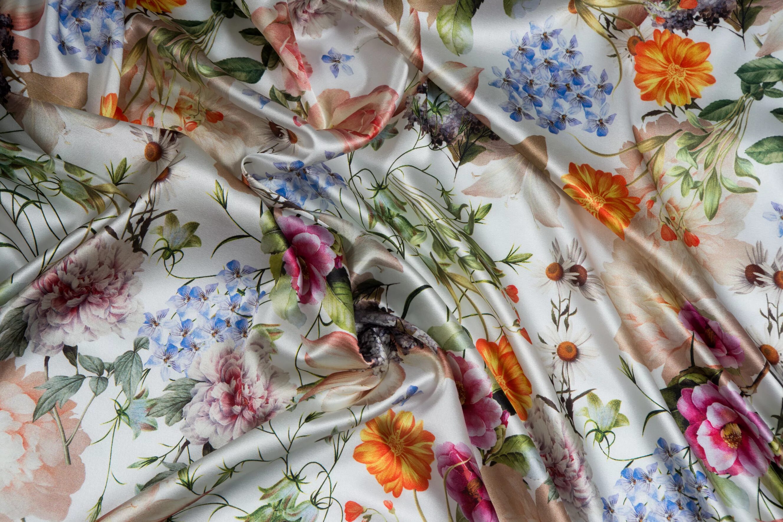 Изделия из шелковой ткани. Изделия из натурального шелка. Изделия из шёлковых тканей. Изделия из шелка. Шелковые вещи.