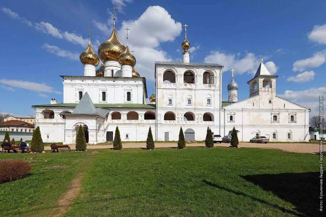 Про монастырь мужской. Угличский Воскресенский монастырь. Свято-Воскресенский монастырь Углич. Воскресенский Угличский монастырь Углич. Воскресенского монастыря Углич.