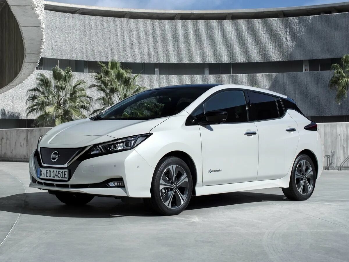 Leaf 2. Электро ниссан леаф 2020. Nissan leaf ze1 nismo. Nissan leaf 2. Nissan leaf 2 nismo.