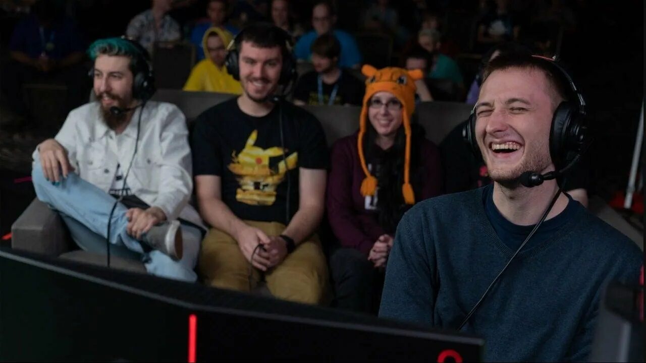 Где собираются геймеры. Киберспорт. Геймер собрал. Геймер собрал. Турнир по киберспорту.