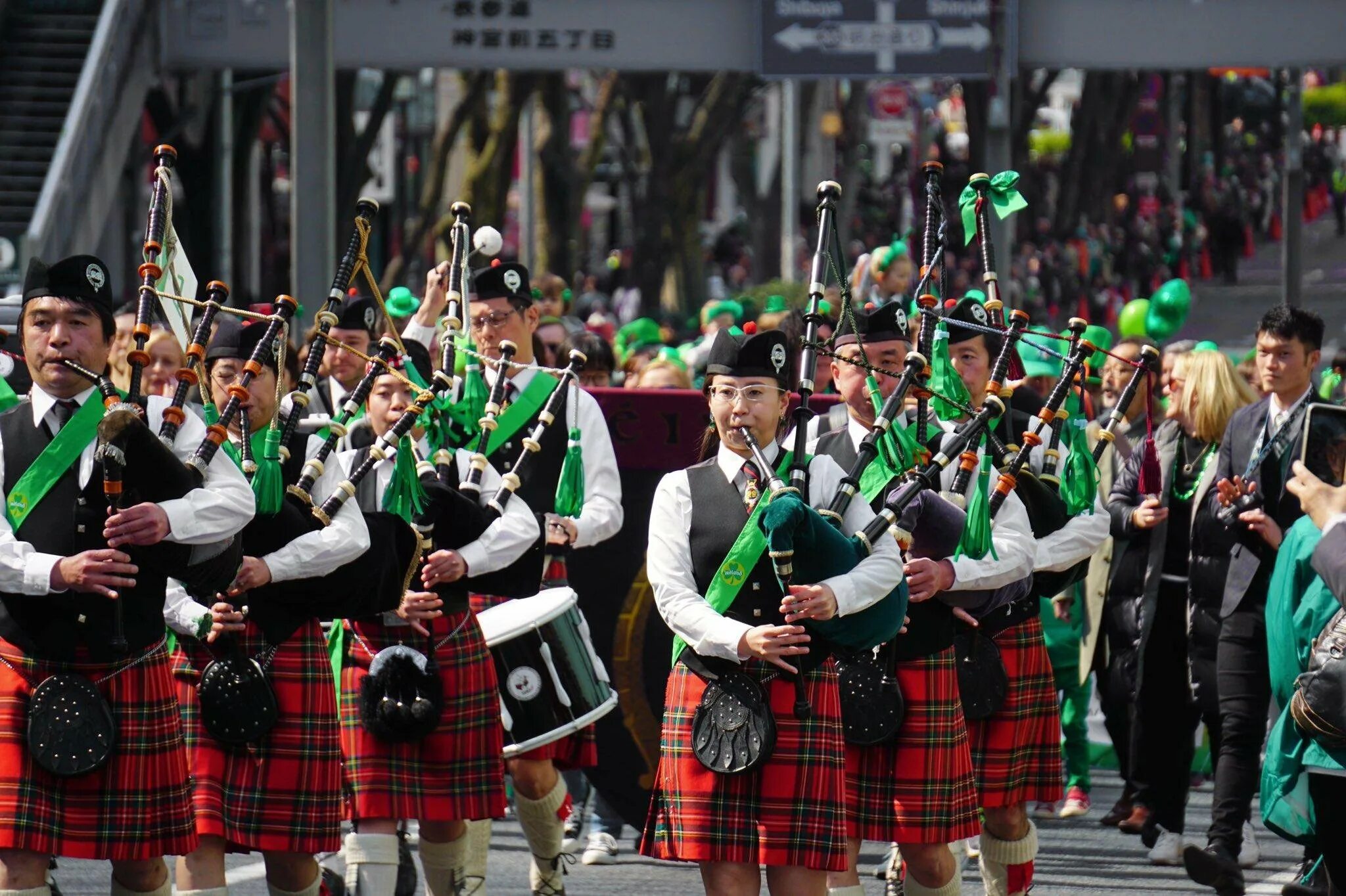 Irish traditions. Святой Патрик Ирландия. Праздник Святого Патрика в Ирландии. Северная Ирландия Патрик. Северная Ирландия Святой Патрик.