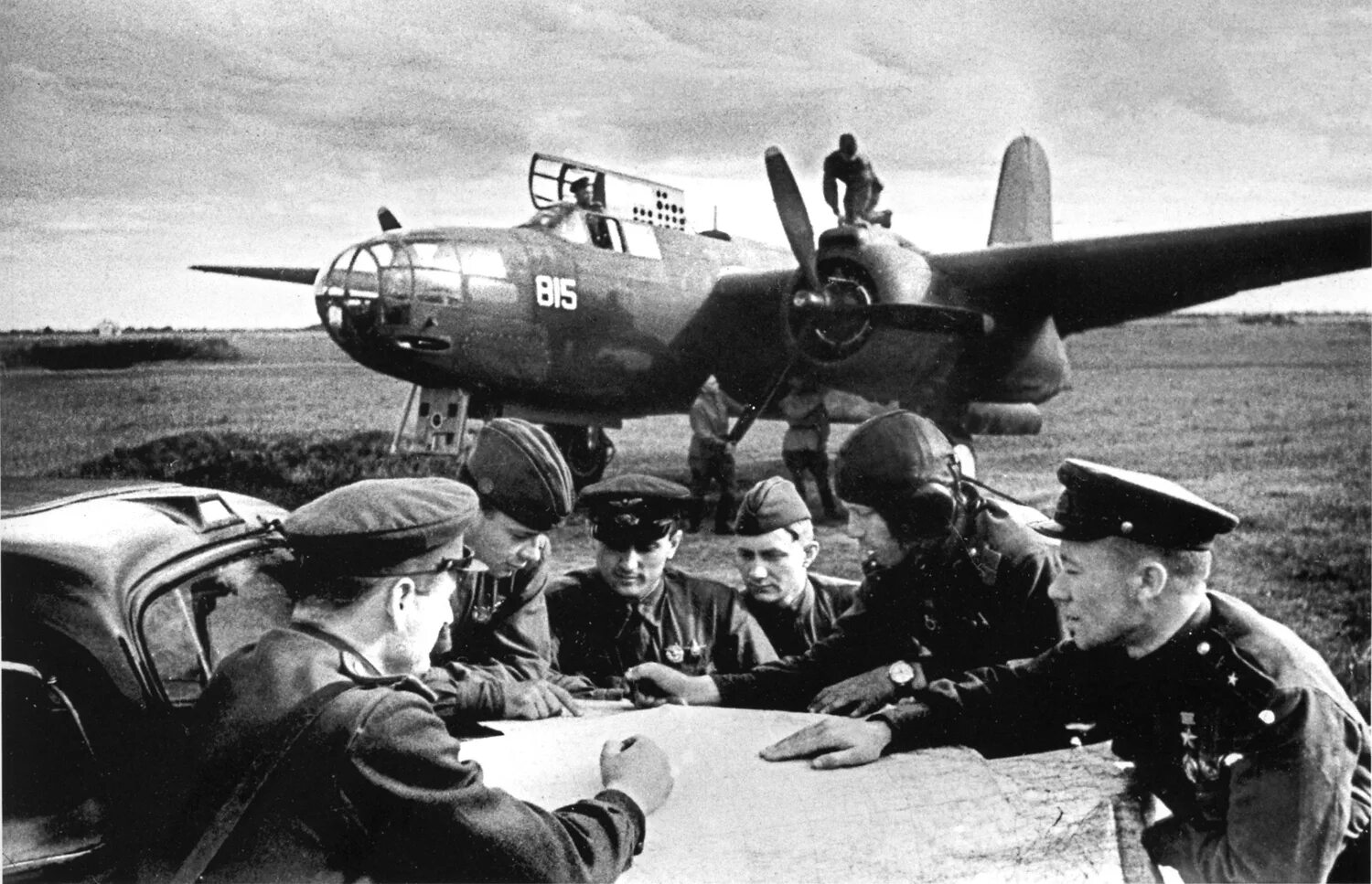 Нормандия неман 31. А-20 Бостон ленд-Лиз. Летчики 1941-1945. Военные летчики в ВОВ 1941-1945. Летчики ВОВ 1941.