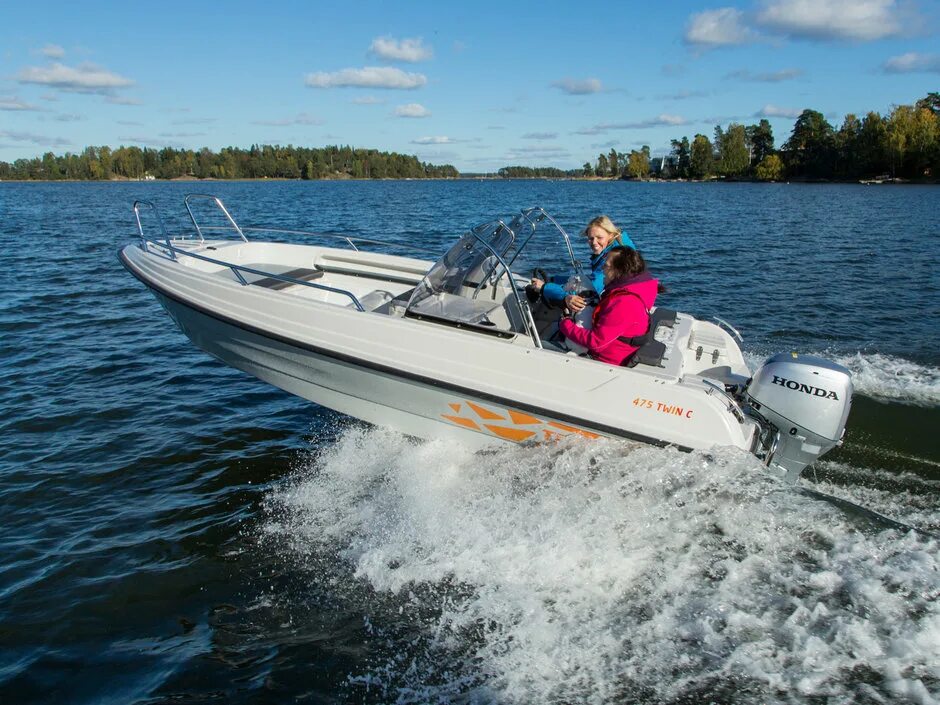Катер terhi 475. Twin c. Финский катер терхи. Терхи 475 twin c. Катер terhi 475.
