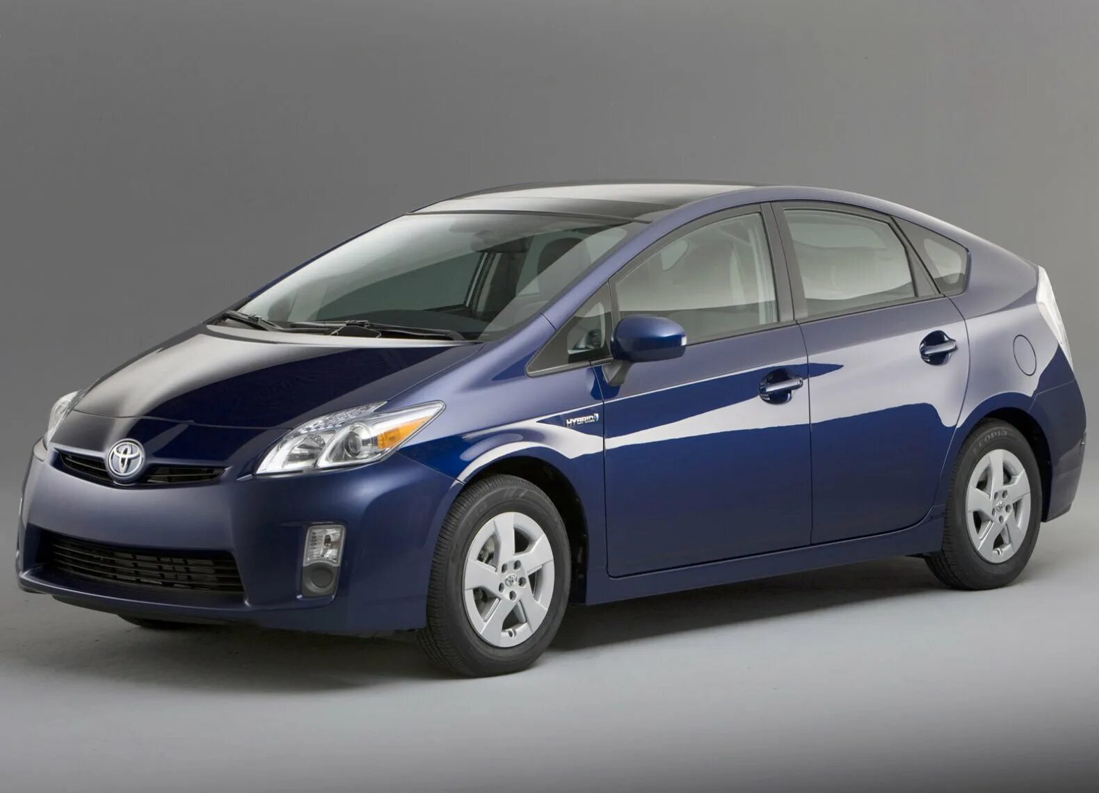 Обновлённый хэтчбек Toyota Yaris будет лучше управляться - ДРАЙВ