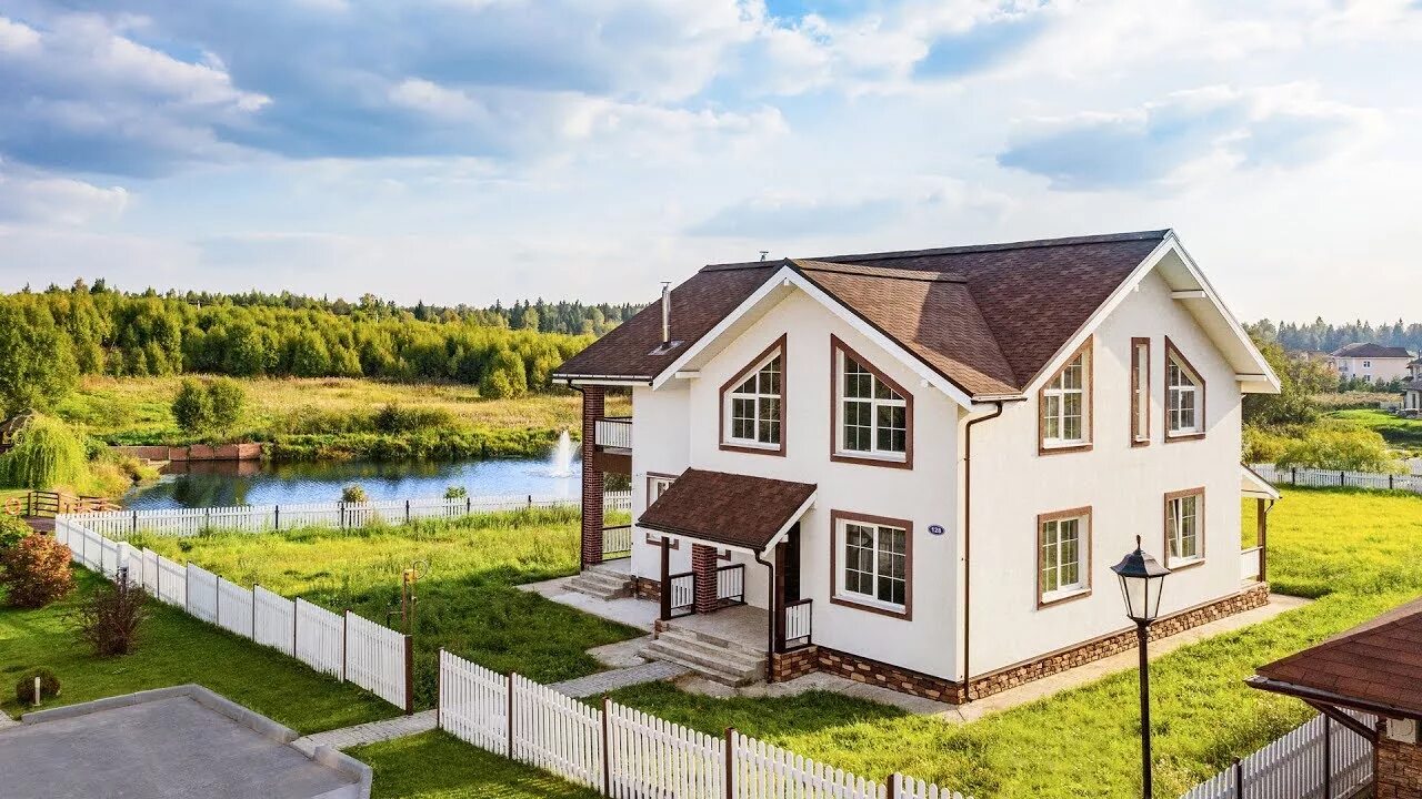 Дома ижс от застройщика. Гольфстрим коттеджный поселок новорижское шоссе. Сигма коттеджный поселок в академгородке. Стройка коттеджного поселка. Дома ижс от застройщика.