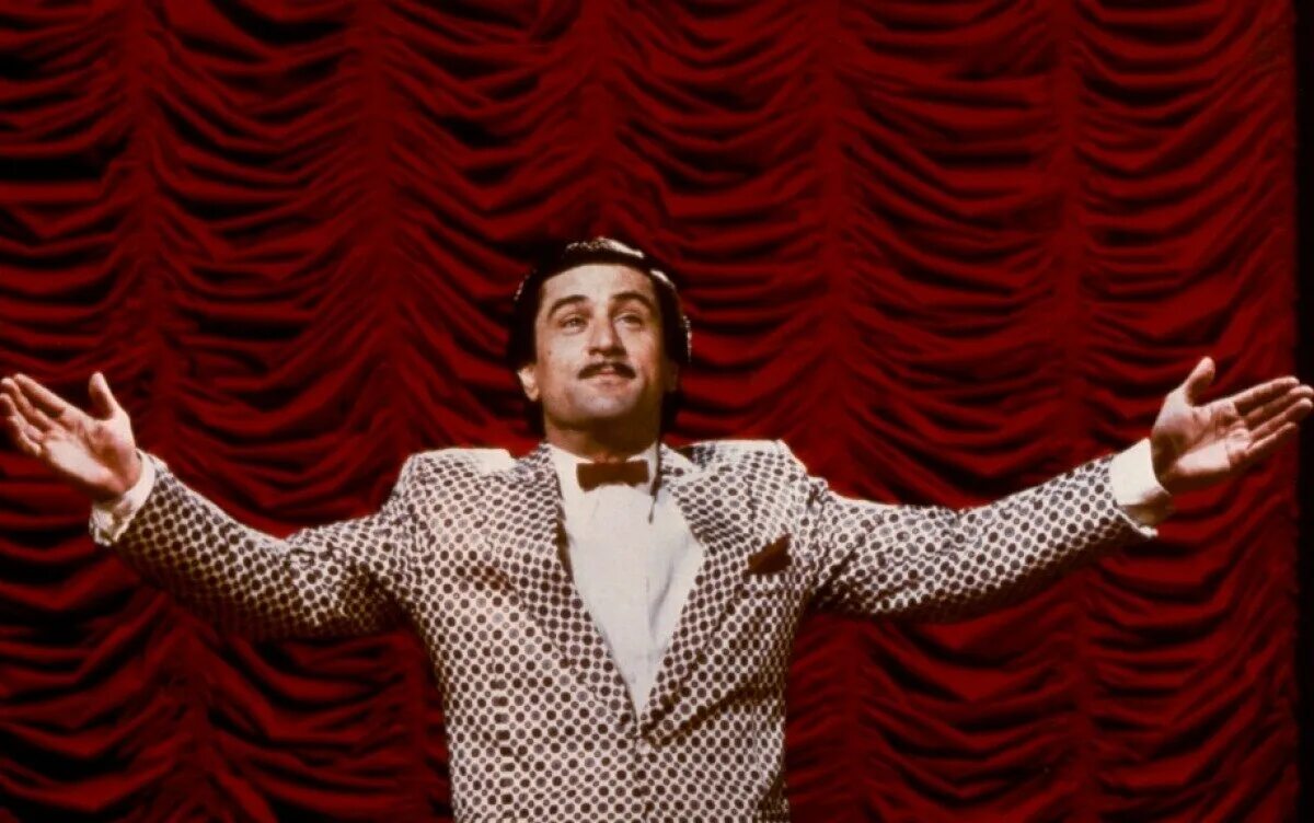 1982 the king of comedy. Король комедии 1982. Комик в берете. Комедийный король. Комедийный король.