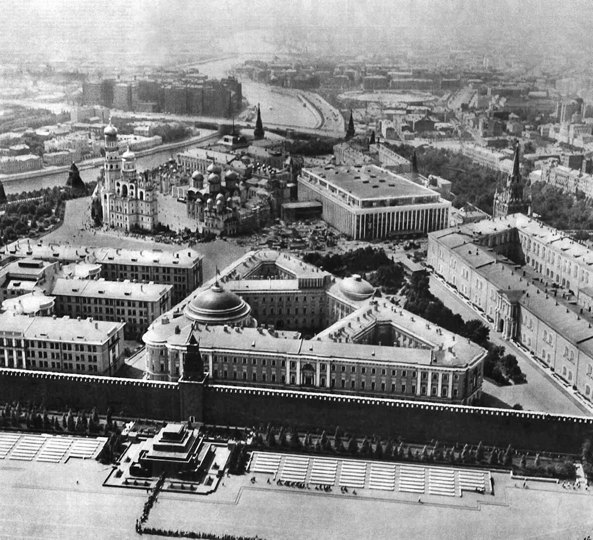 Московский Кремль 20 век. Московский Кремль 19 век. Манежная площадь 1920-е. Кремль 20 века. Что происходило в начале 20 века