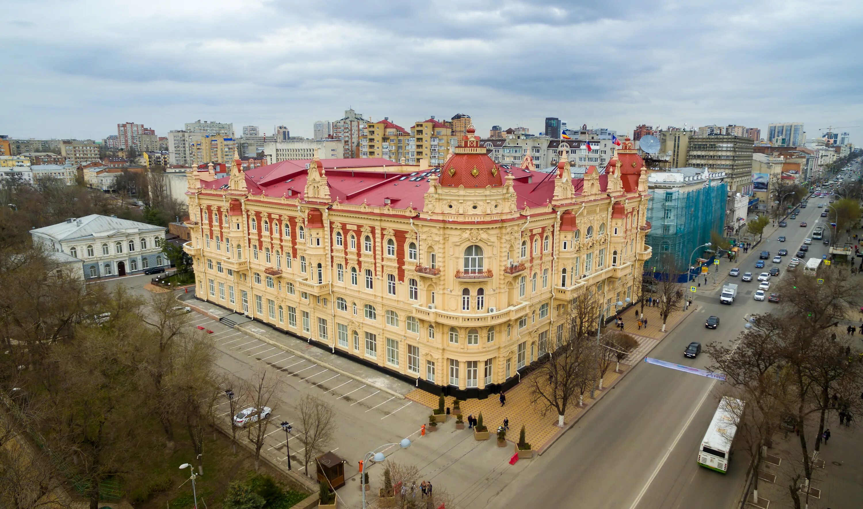 Город ростов на дону улице большая садовая. Дом маргариты черновой большая садовая улица. Дом купца генч-оглуева в ростове-на-дону. Доходный дом генч оглуева ростов. Ростов-на-дону большая садовая улица музыкальный магазин.