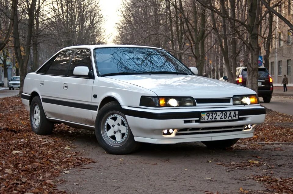 Мазда 1990 года. Mazda 626 1990. Мазда 626 87 года. Мазда 626 белая. Мазда 626 90 года.