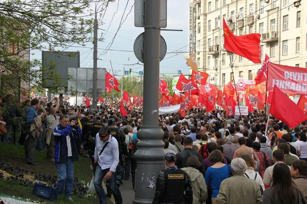 Болотная площадь 2012 немцов. Болотная площадь алкошня. Болотная площадь маркет сделано в москве. Болотная площадь маркет сделано в москве. Болотная площадь в москве.