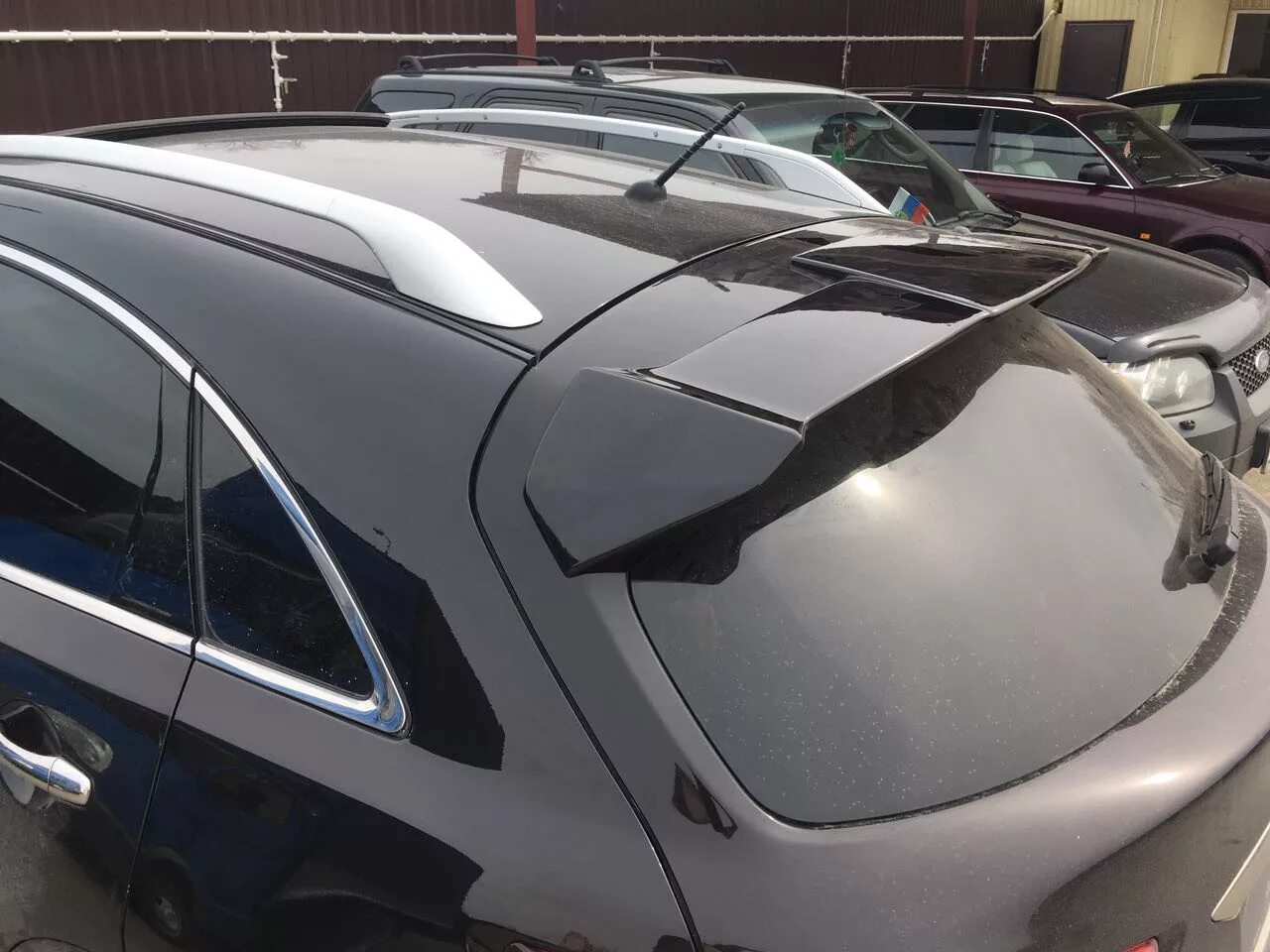 Спойлер нижний инфинити qx70. Спойлер на инфинити фх 50. Спойлер на infiniti fx35. Спойлер на fx37. Верхний спойлер infiniti fx.