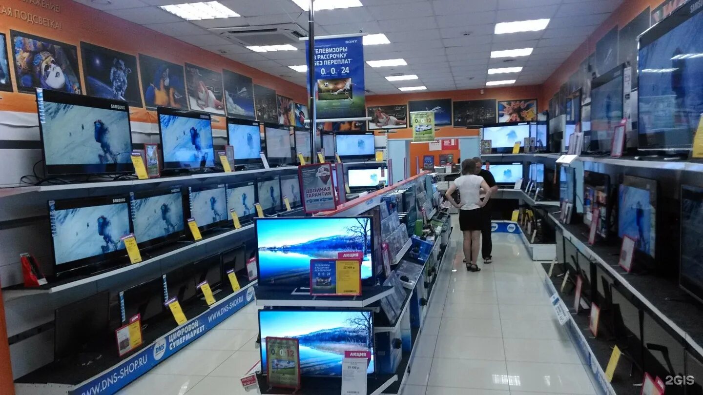 Магазин центр телевизоры. Магазин бытовой техники. Рекламные экраны в торговых центрах. Магазин центр телевизоры. Магазин телевизоров.
