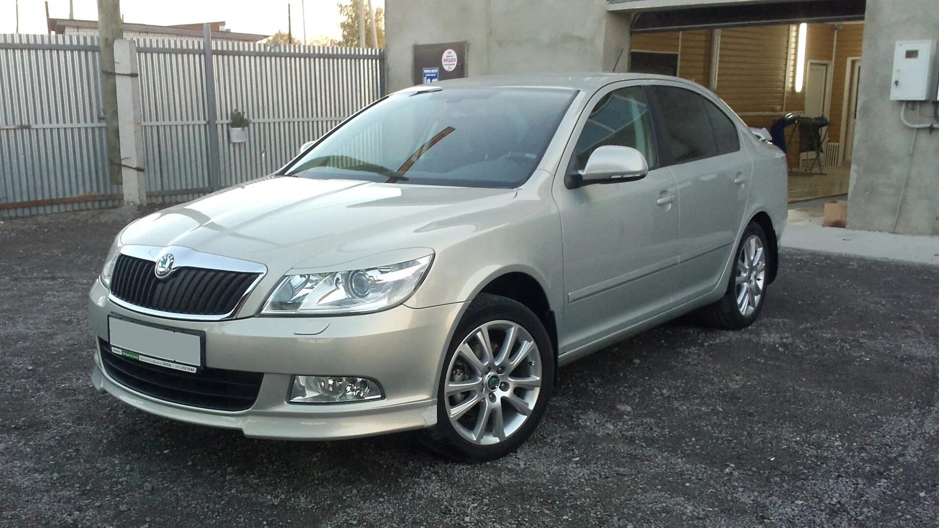 Цвета октавии а5. Skoda Octavia a5 FL. Škoda Octavia a5 FL. Skoda Octavia a5 серебристая. Skoda Octavia a5 серая.