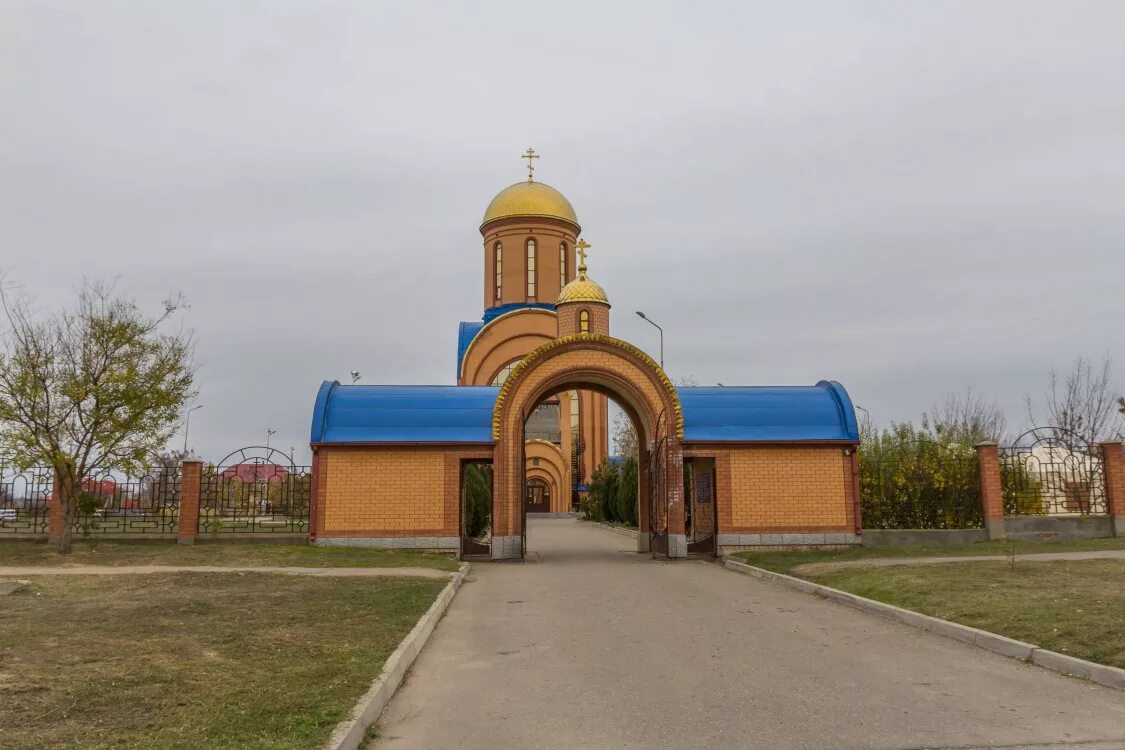 Церковь Воскресения Словущего Буденновск. Буденновск достопримечательности храм. Церкви города Буденновска. Церковь Буденновск в 6 мкр.