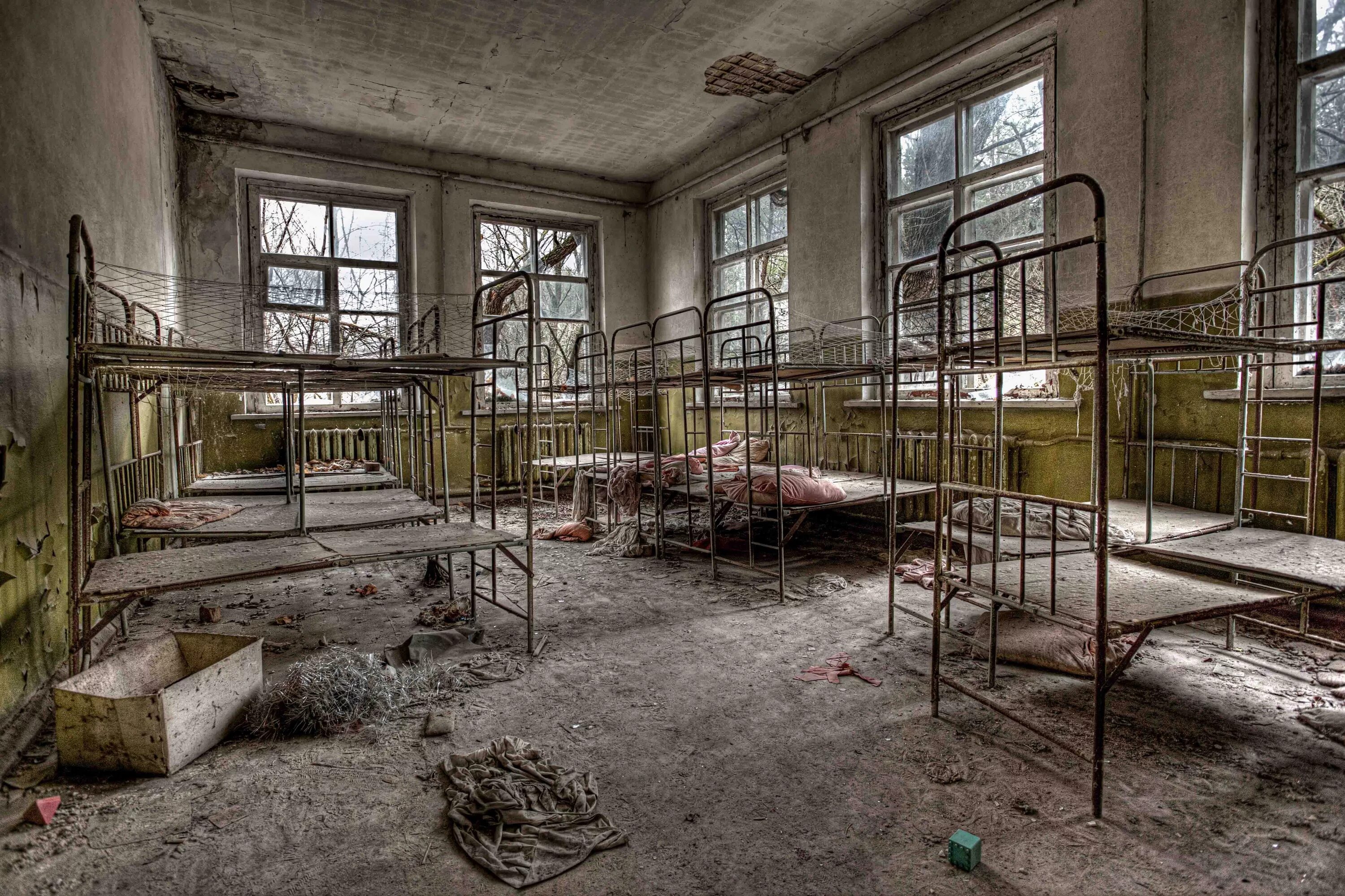Чернобыль жуткие. Заброшки Чернобыля и Припяти. Чернобыль здания больница. Заброшенный Чернобыль заброшенный Чернобыль. Чернобыль заброшки.
