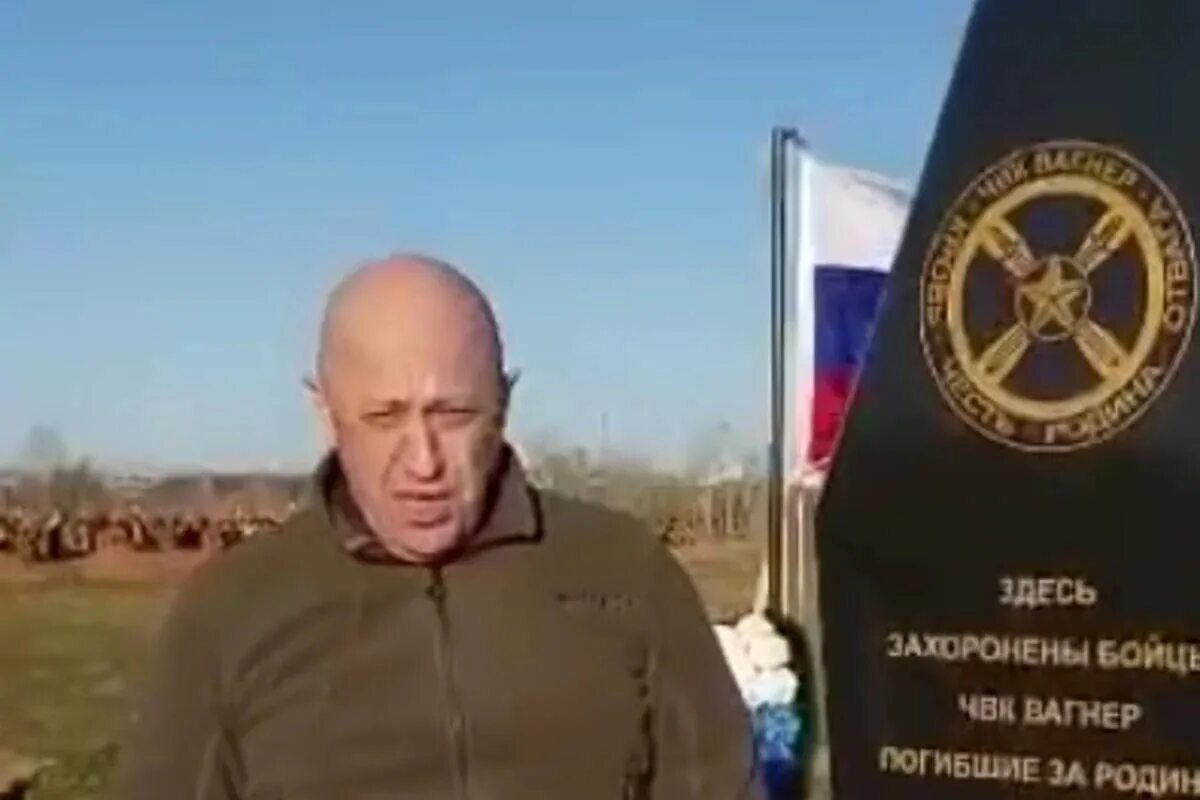 Памятник российским добровольцам на донбассе. Глава чвк вагнер пригожин. Памятник вагнеровцам в москве. Памятник чвк вагнер. Памятник вагнеровцам в москве.