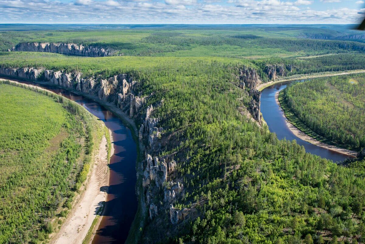 Самая большая река в мире и россии. Река Лена. Республика Саха Якутия река Лена. Река Лена в Якутии. Сибирь река Лена.
