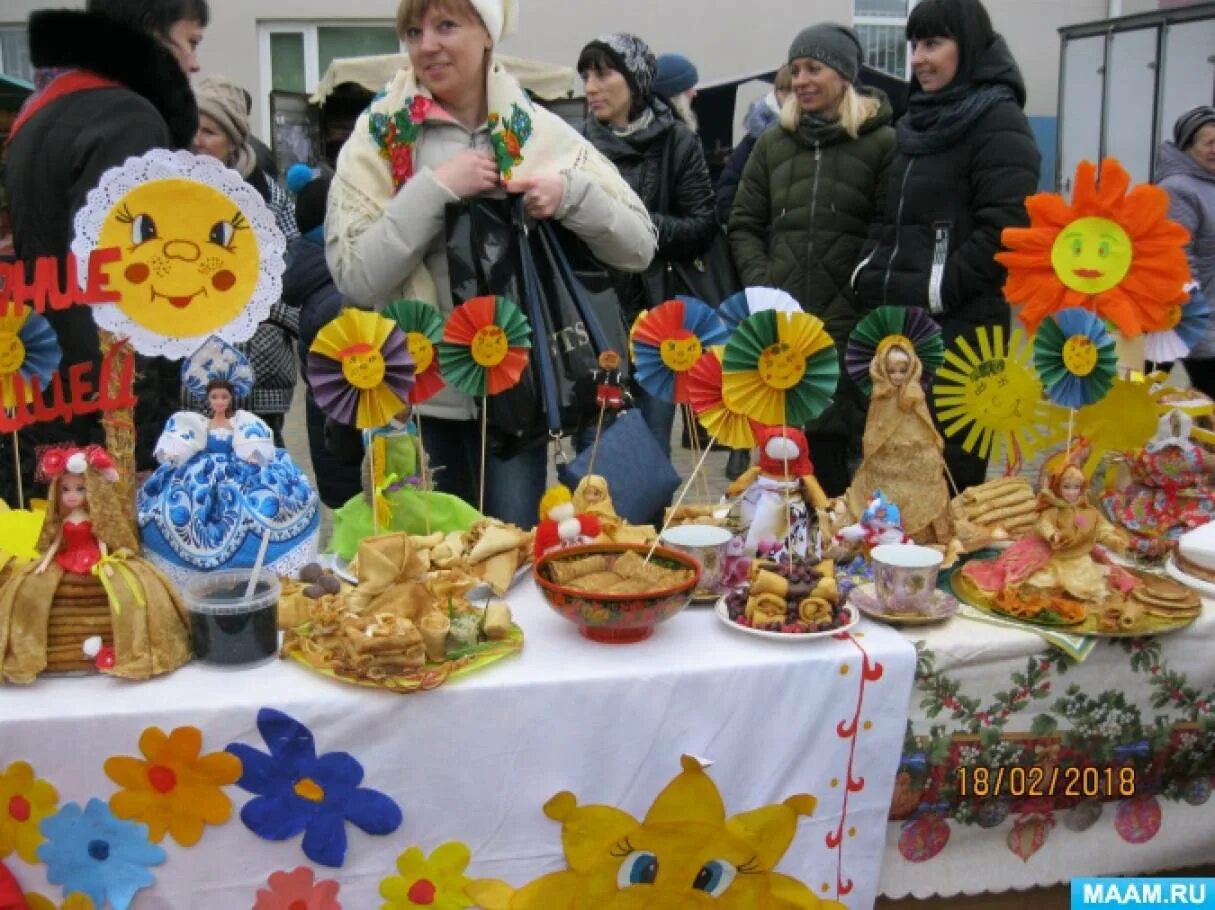 Оформление к масленице в детском саду. Масленица в детском саду. Украшение на Масленицу в детском саду. Украшение на Масленицу в детском. Украшение группы к Масленице.