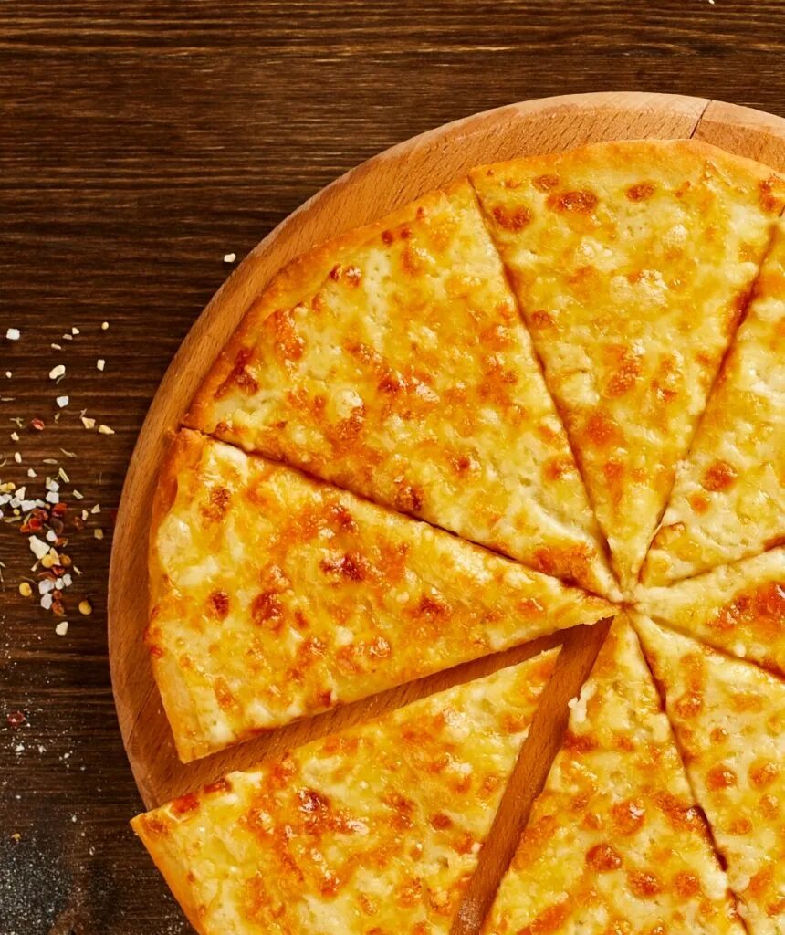 Сырная пицца. Пицца с сыром. Пицца с сыром сверху. Сыр для пиццы. Супер сырная пицца.