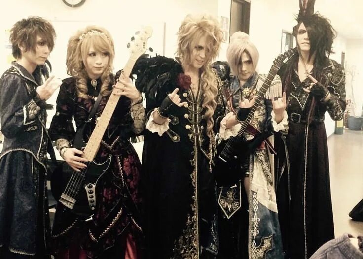 Versailles live. Kamijo Hizaki Masashi. Группа Versailles Meku. Versailles группа Хидзаки. Versailles Kamijo без грима.