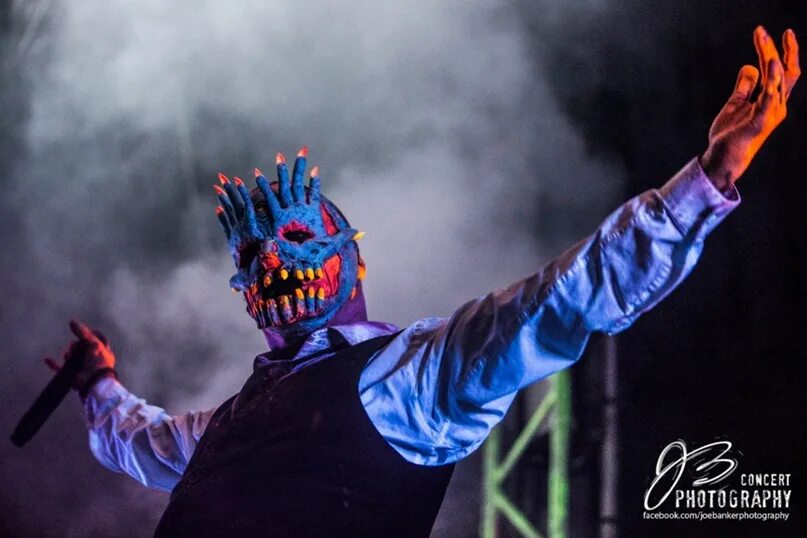 Mushroomhead call the devil 2025. Mushroomhead джеффри хэтрикс. mushroomhead джеффри хэтрикс маска.