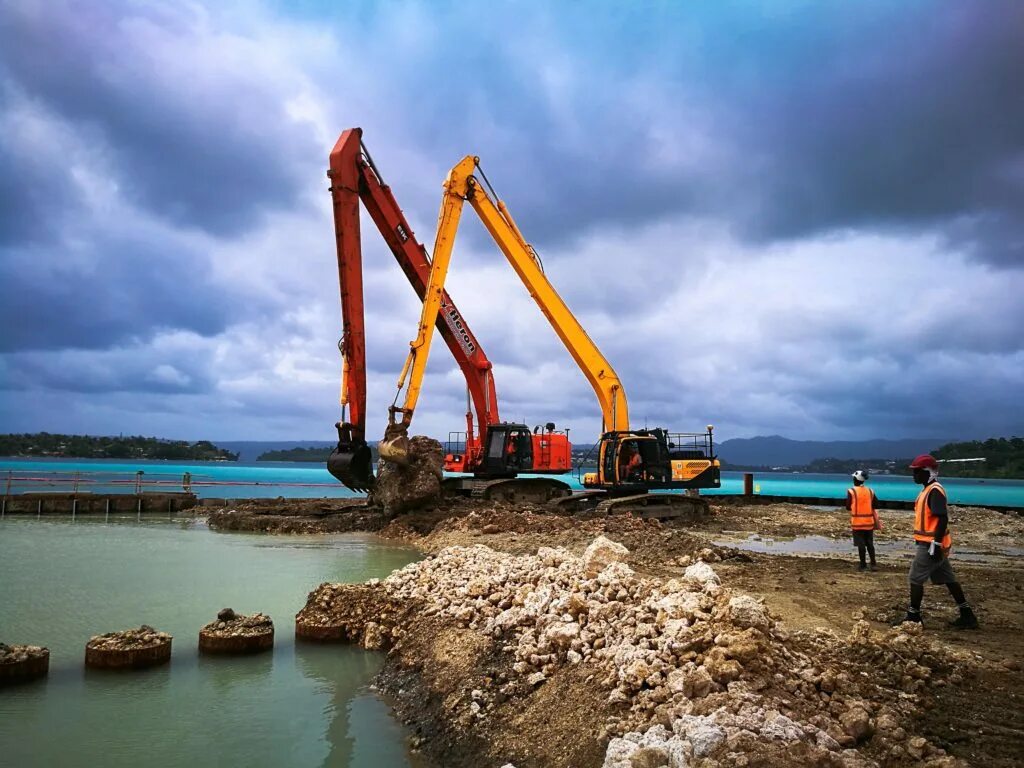 Large reach. Long reach экскаватор. Large reach. Самосвал терекс тр 100. Погрузчик контейнерный 40т.