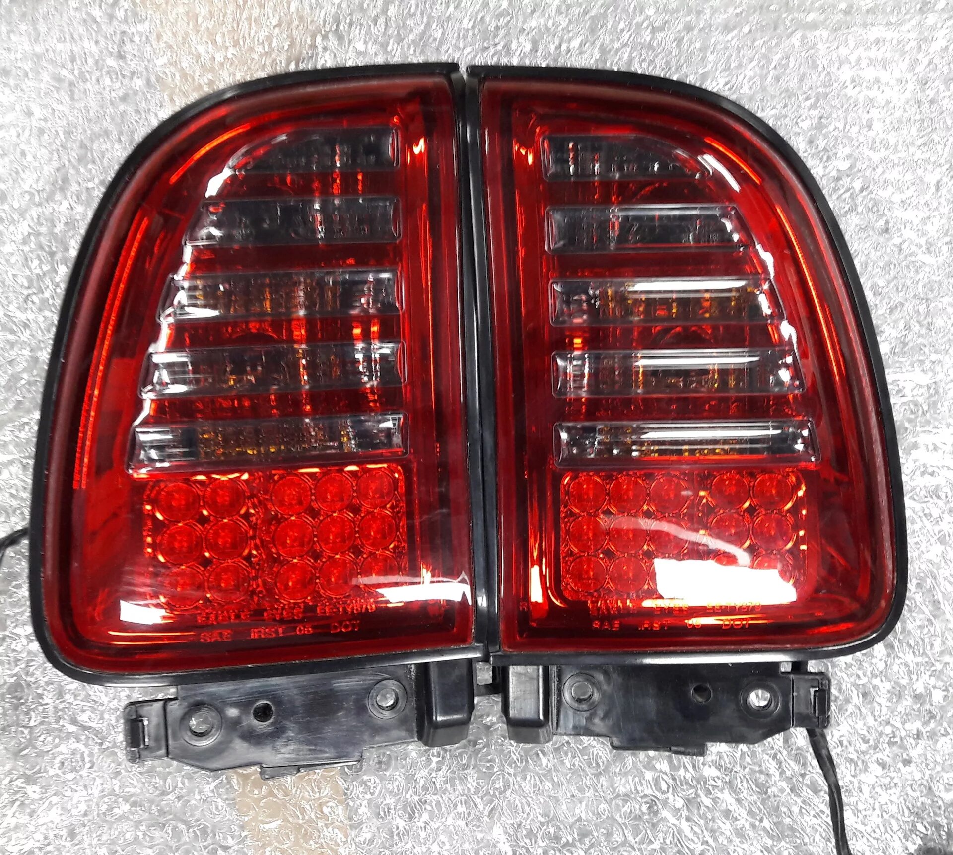 Rav4 2000 led задние фонари. Диодные фонари рав 4 1997. Тойота рав 4 задний фонарь. Задние фонари рав 4 1 поколения.