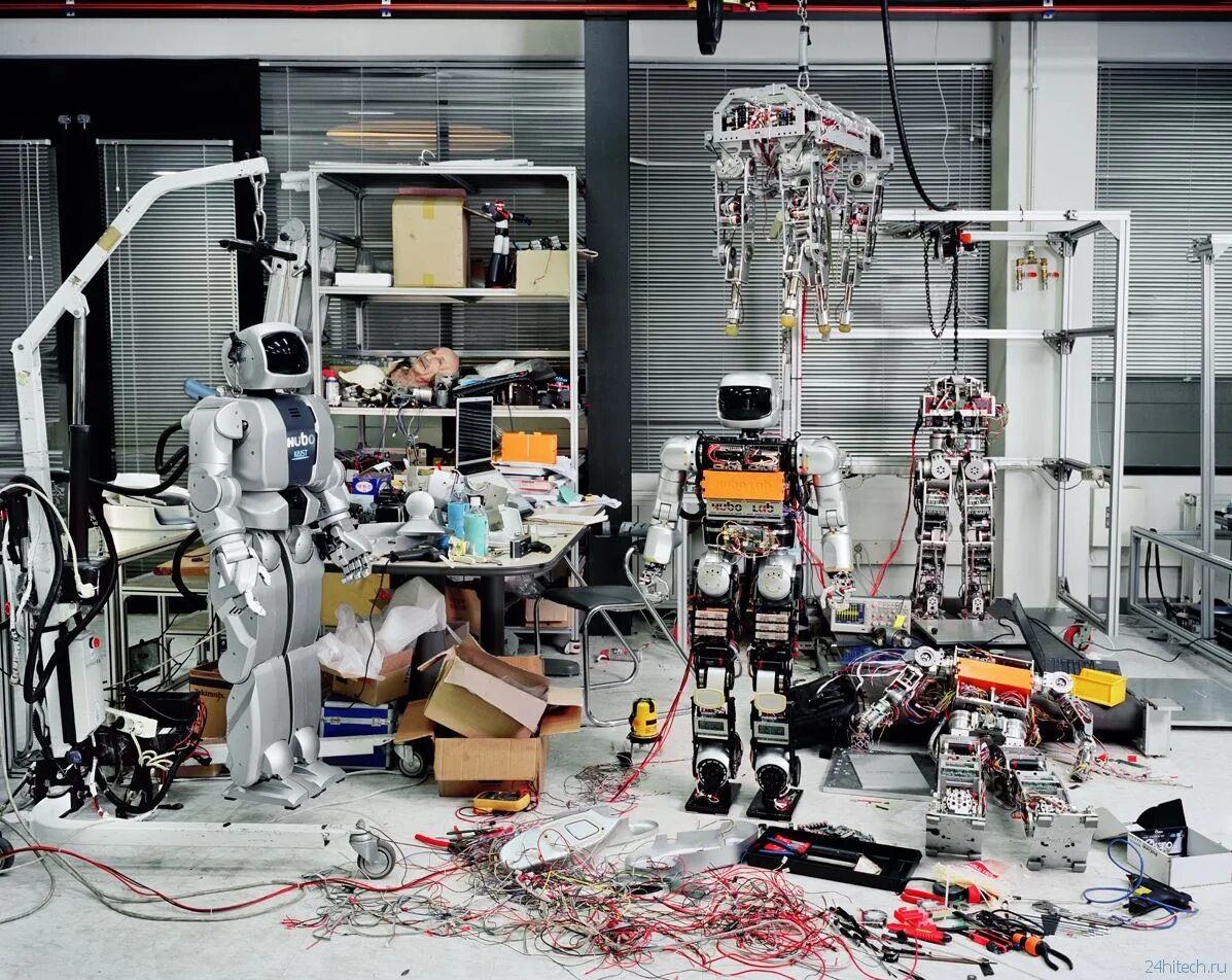 Цех роботов. Мехатроника и робототехника. Лаборатория робототехники. Роботизированная лаборатория. Мастерская робототехники.