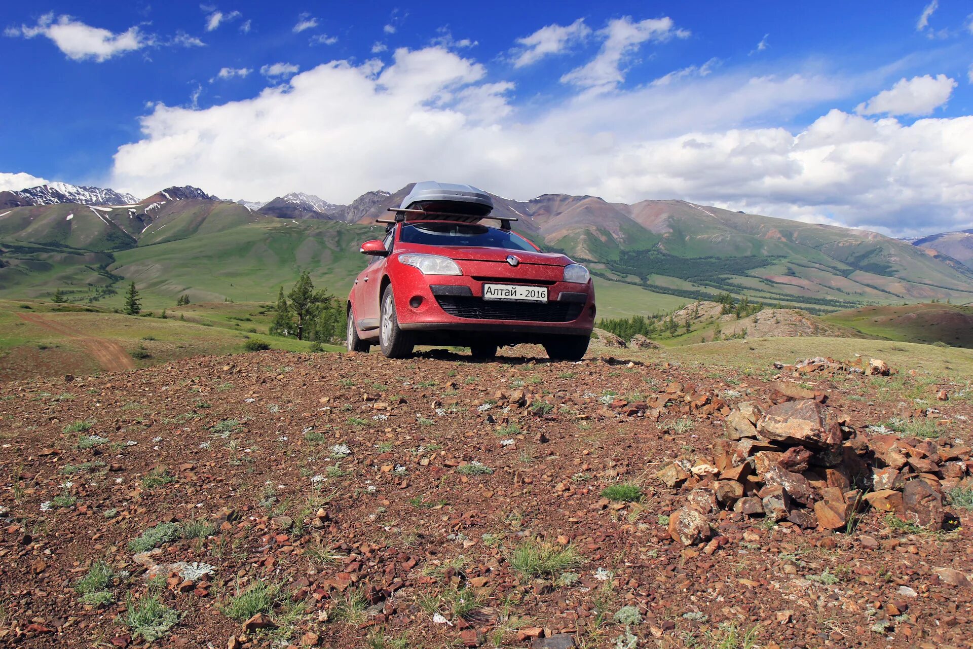 Алтай авто. Urus в Горном Алтае. Фиат по горному Алтаю. Машина испанская Алтай.