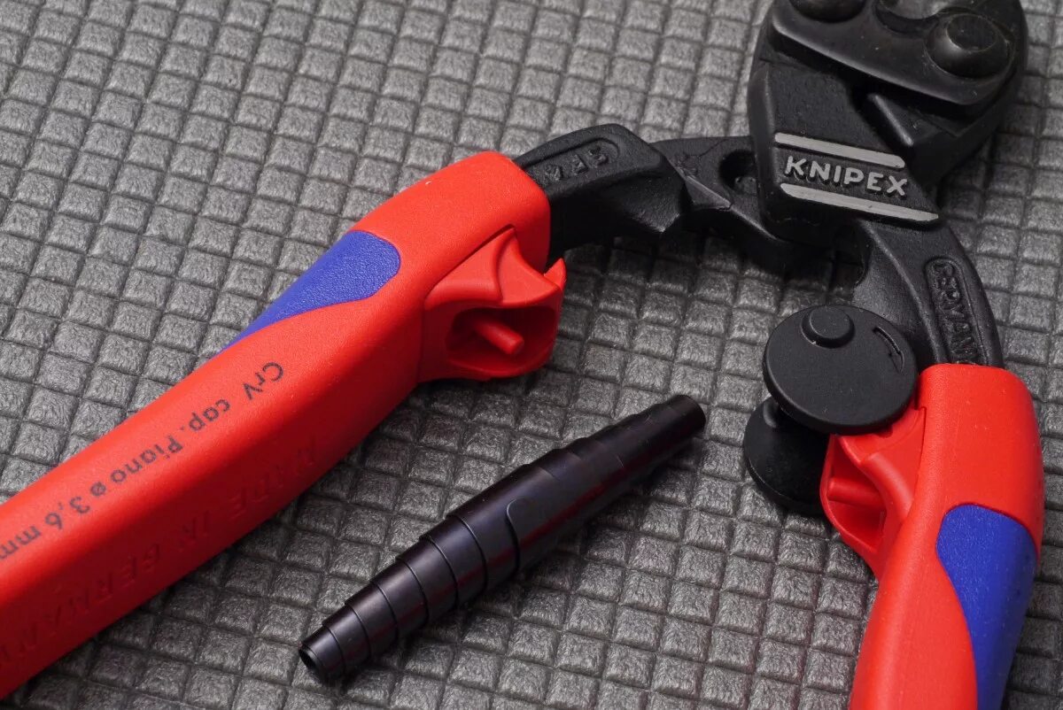 Knipex 7412160. Болторез Книпекс. Пассатижи Книпекс 160 сломанные. Болторез Книпекс кобальт.