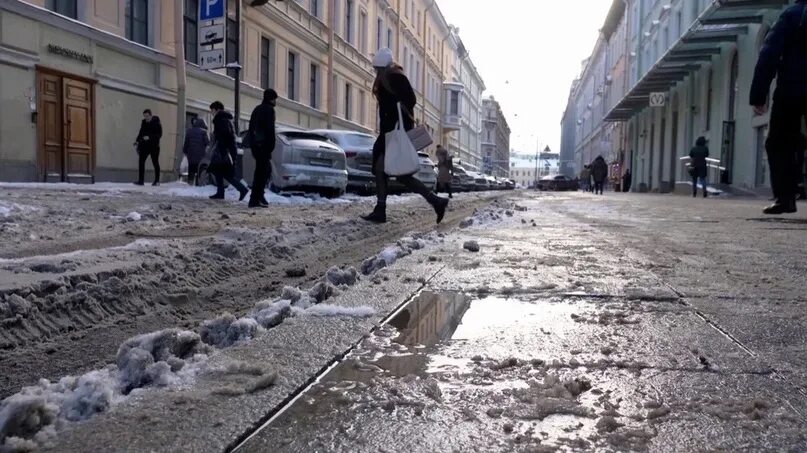 Когда придет тепло в спб. Питер облачно зима. Тепло в Петербурге. Питер небольшие осадки. Петербург, оттепель, картина.