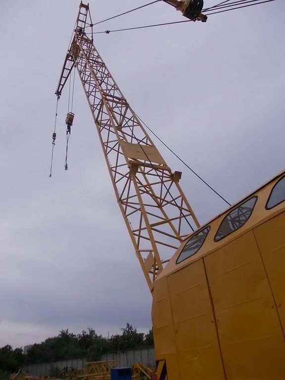 кран днепр 25т. стрела крана с гуськом. гусек стрелы. телескопическая стрела крана кс 4372. удлинитель стрелы ивановец.