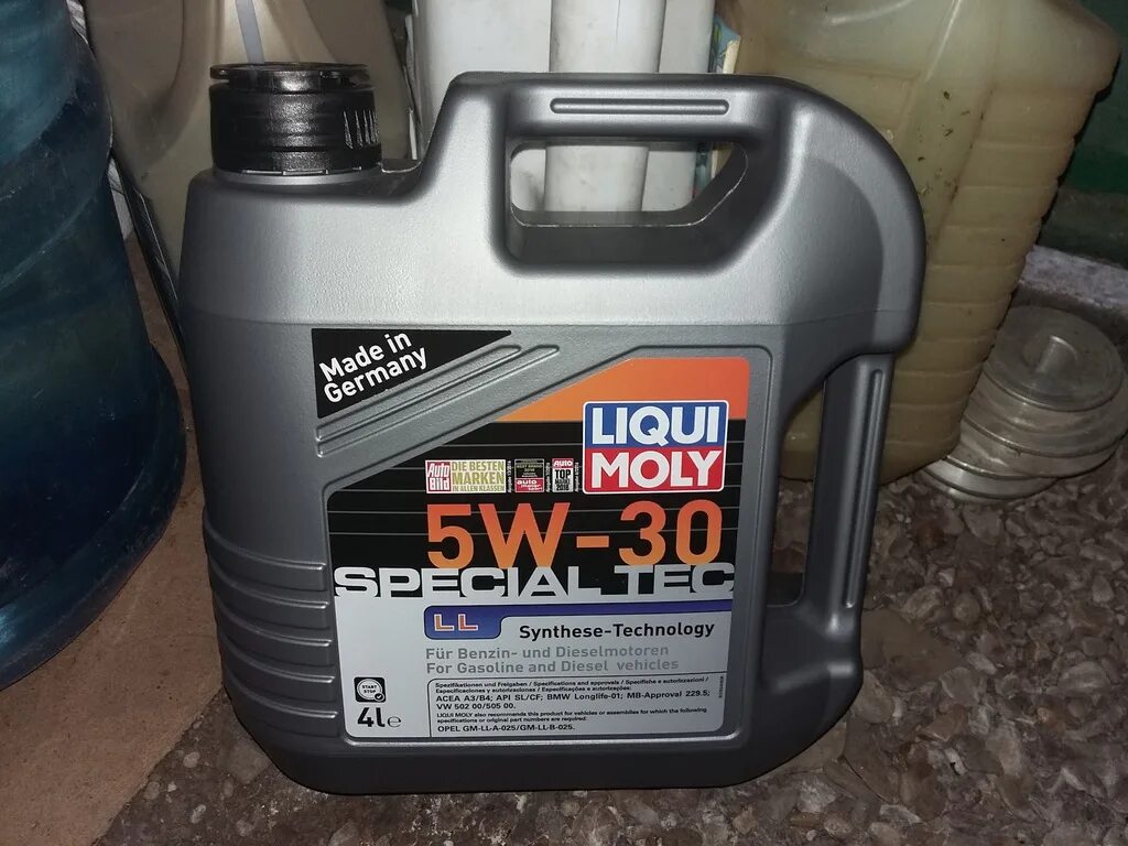 Моторное масло 5w30 шевроле. Liqui Moly AA 5w30. Liqui Moly Special Tec ll 5w-30. Liqqui Molly 5w30 моторное масло. Ликви моли 5w30 дизельное.