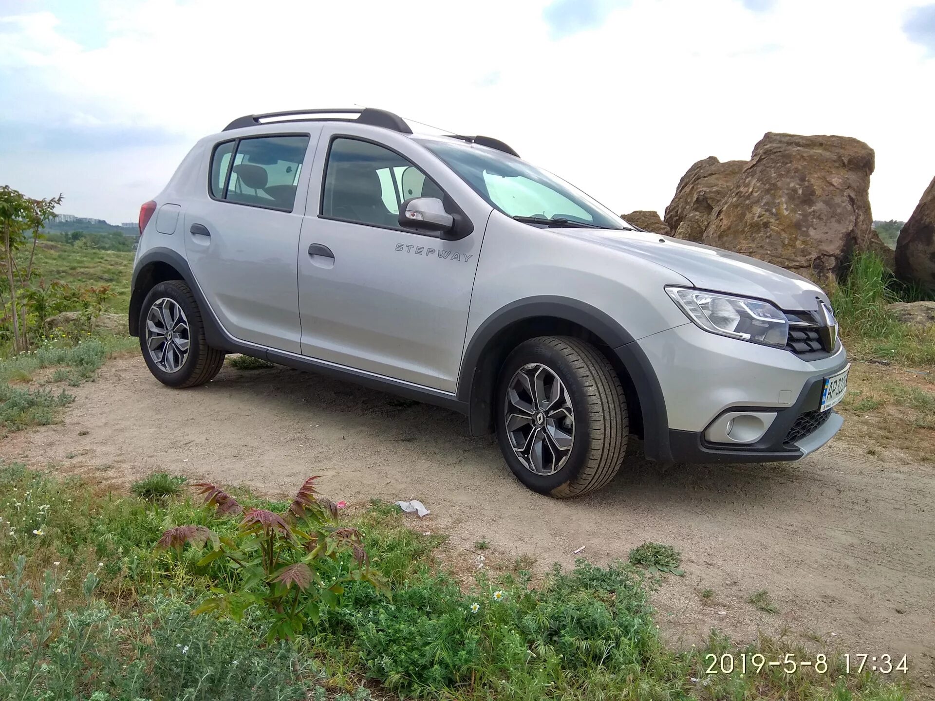 Диски рено сандеро степвей 16 радиус. Sandero Stepway 2021 диски. Renault Sandero Stepway диски. Диски Sandero Stepway 2 r16. Скад 16р на Рено Логан.