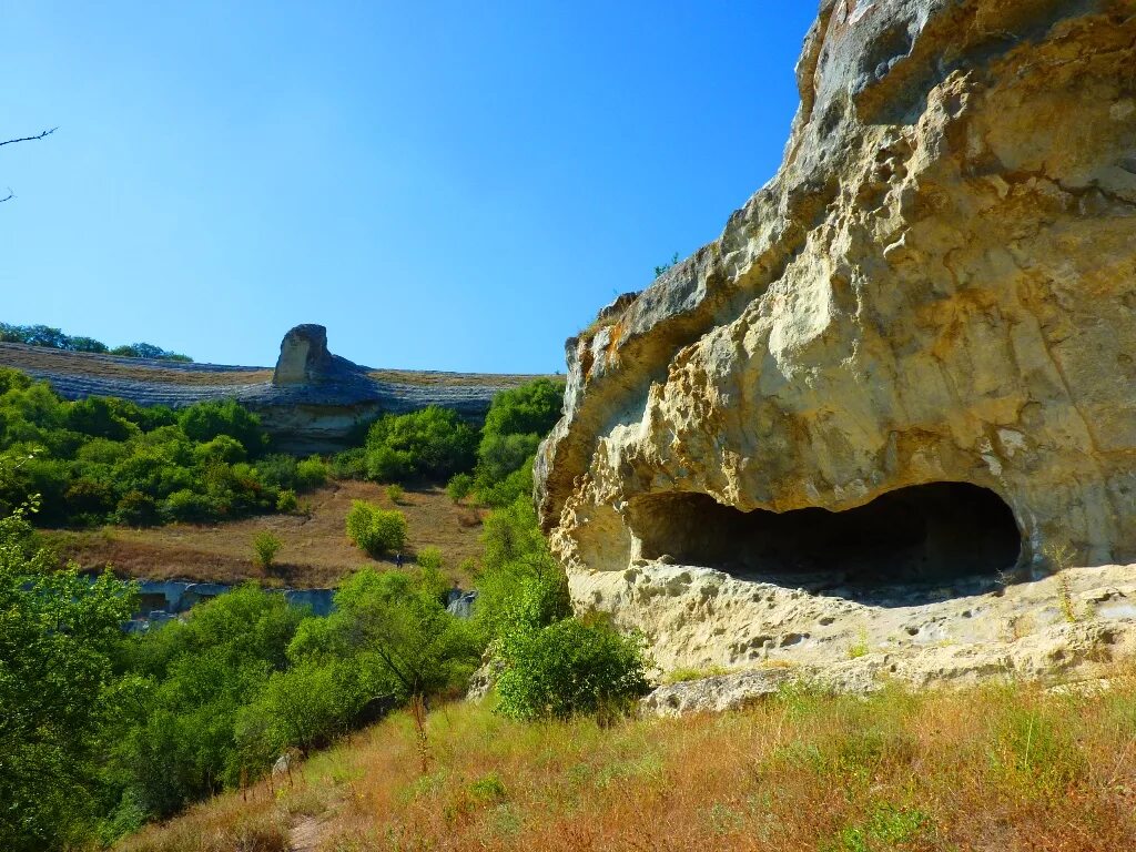 Бакла Бахчисарайский район. Пещерный город Бакла. Гора Бакла. Пещерный город Бакла достопримечательность.