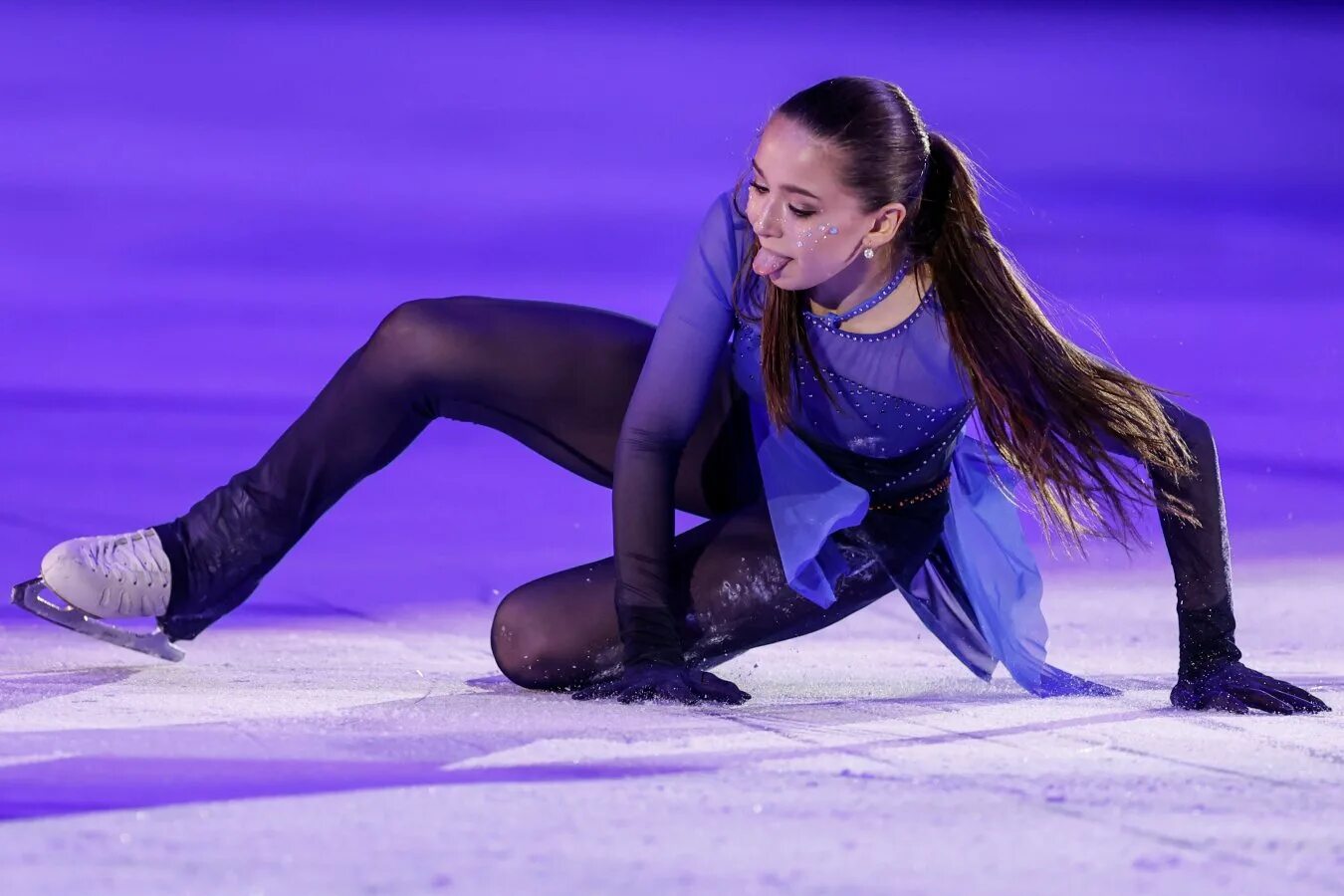 Камила валиева олимпийская чемпионка. Камила валиева фигуристка. Камила валиева фигуристка пекин 2022. Камила валиева фигурное катание. Фигуристки россии.