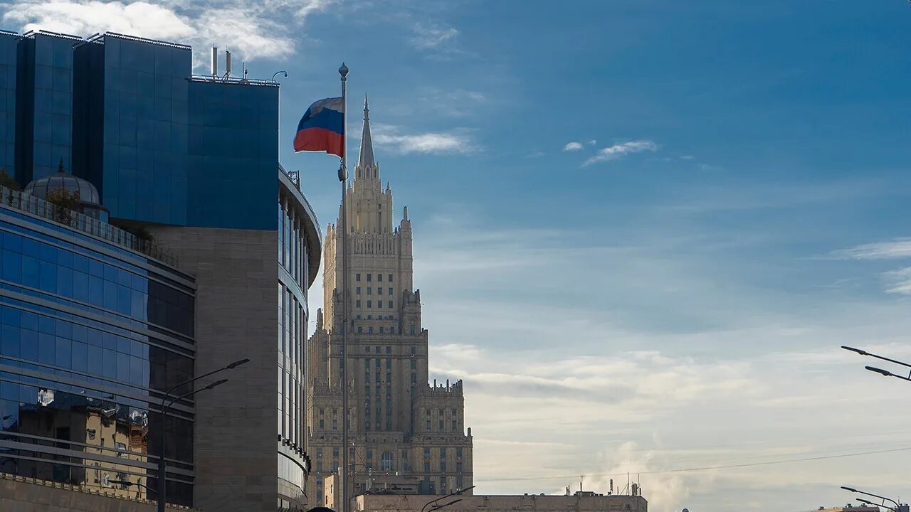 Здания верховного суда швеции. Мид россии объяснило значение z. Здание к 800-летию москвы. Мид что отмечает. Мид что отмечает.