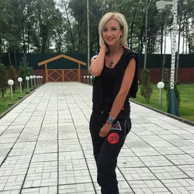 Каре дом 2. Бузова с каре. стрижка ольги бузовой.