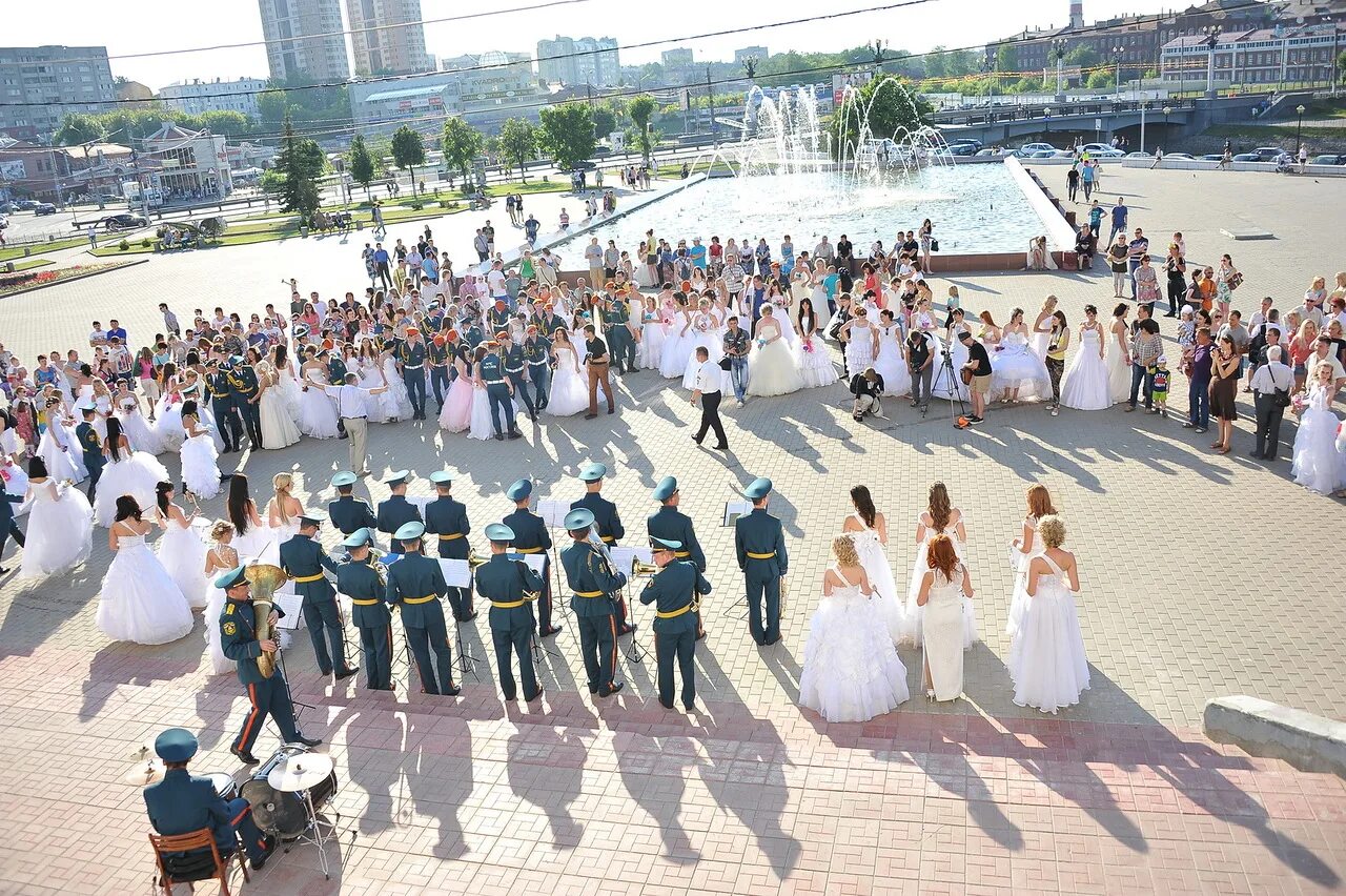 Почему иваново называют невест. Иваново столица невест. Парад невест Иваново. Иваново город невест достопримечательности. Город невест в России.