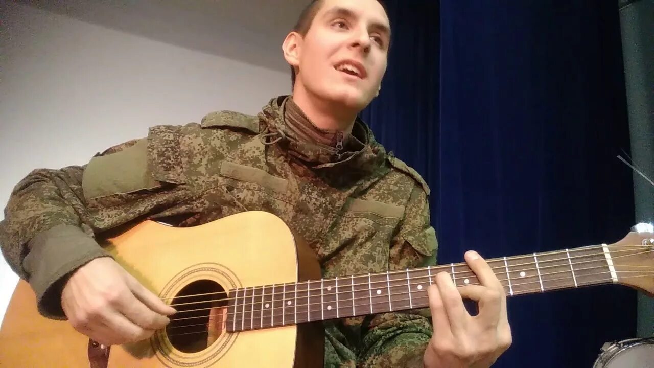 Песня зеленые глаза под гитару армейские. Раиль Арсланов. Раиль Арсланов минута славы.