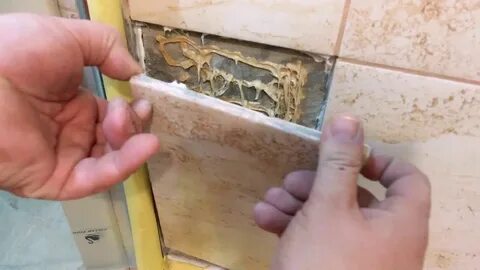 Отошла кафельная плитка