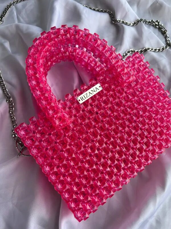 Сумка жемчужина шанель. Сумка из бусин. Сумки из бусинок. Сумки из бусин формы. Сумки из бусинок.