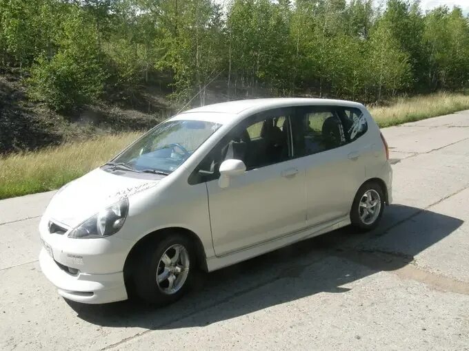 Honda fit 2001. Хонда фит 2001. Хонда фит 2001 года. Хонда фит 2001 белый. Хонда фит 2001 потолок.