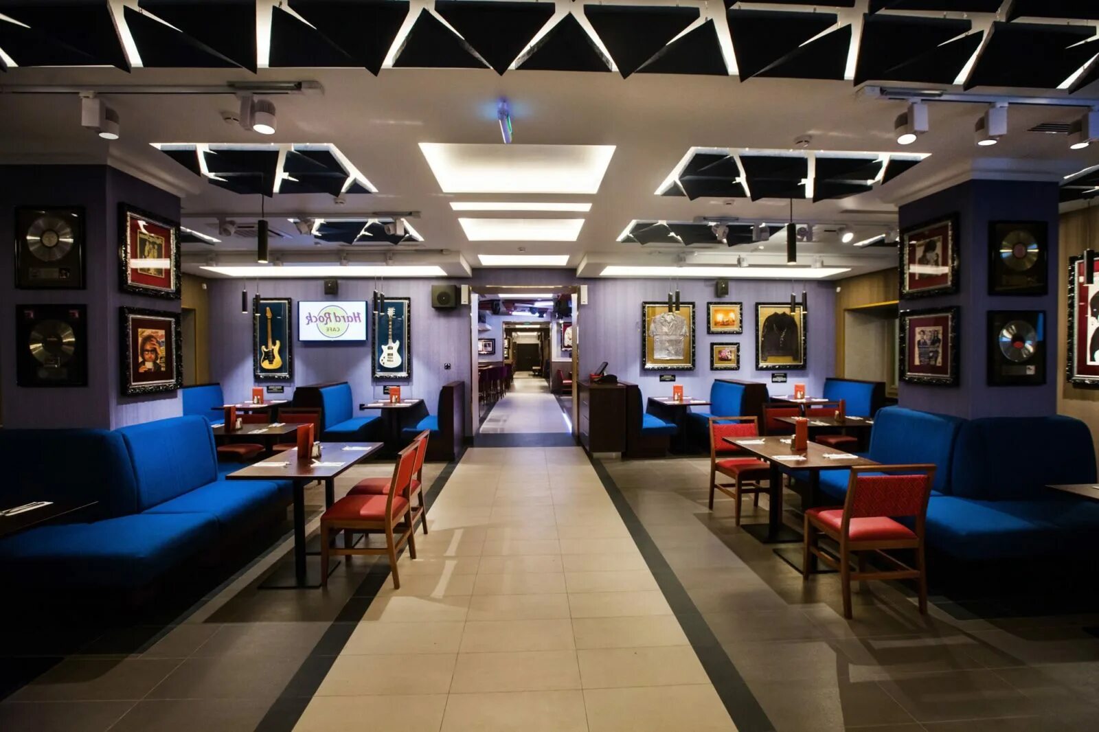 Хард рок кафе в санкт петербурге. Hard rock cafe садовая 62. хард-рок кафе в санкт-петербурге садовая 62. hard rock cafe спб. хард рок кафе никольские ряды.