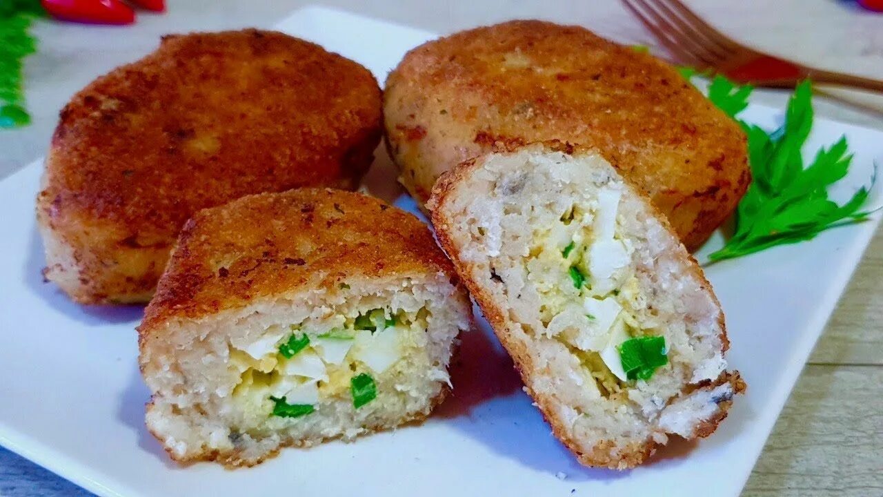 зразы с грибами. рецепт зраз с яйцом и луком. зразы с яйцом из фарша. рецепт зраз с яйцом и луком. зразы рыбные с яйцом и луком.