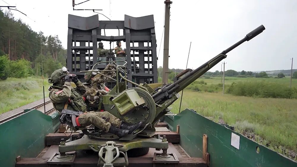 Бронепоезд енисей. Бронепоезд енисей на украине. железнодорожных войск. день железнодорожных войск. бронепоезд на украине военный россии.