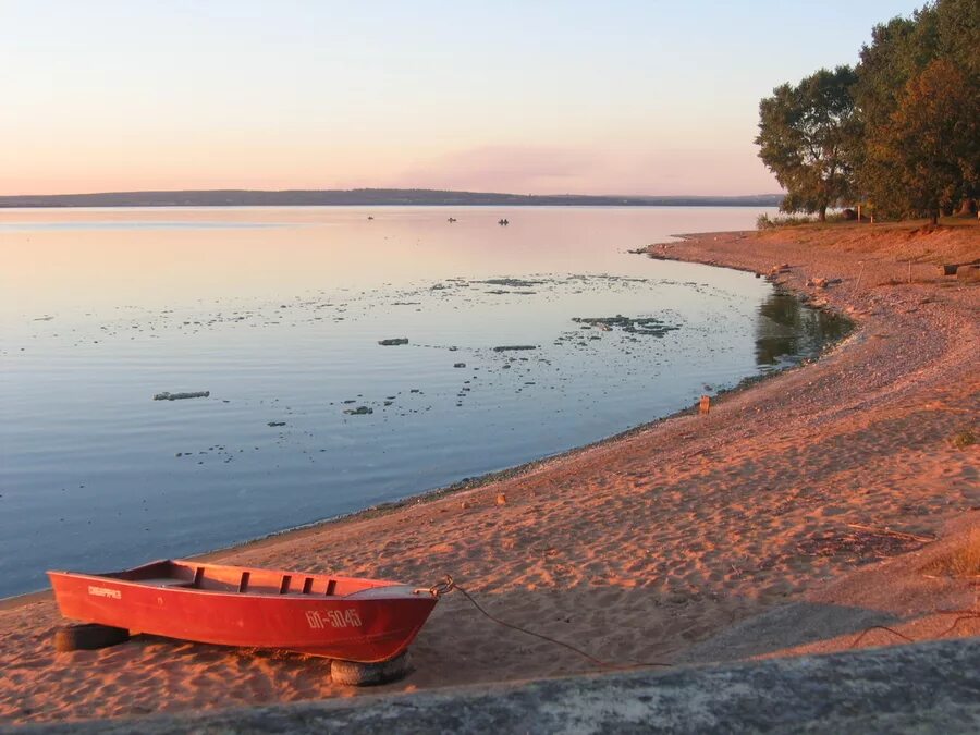 Минские моря цены. Береговая линия Минское море. Минское море в Белоруссии. Минское море фотографии. Фотосессия на Минском море.