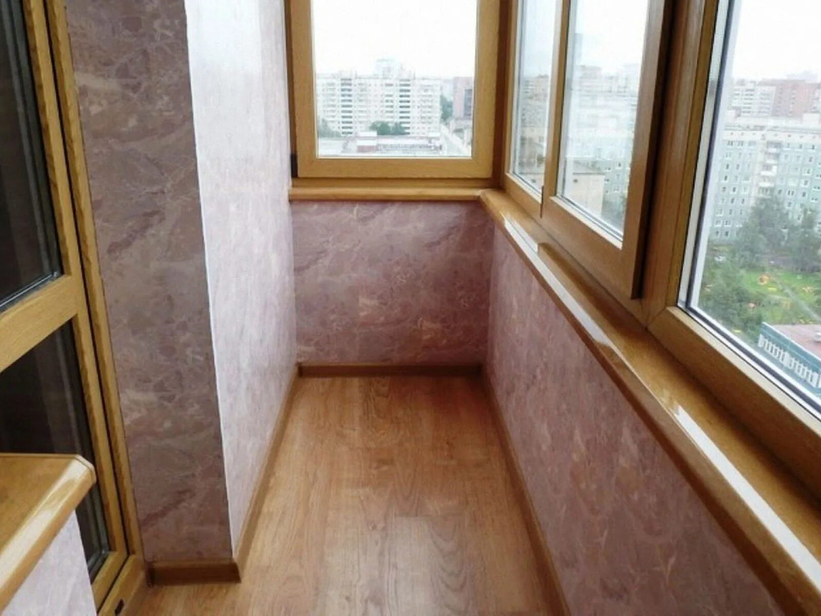 Панели для балкона внутри отделки. Отделка балкона стеновыми панелями. Панели для отделки балкона внутри. Обшивка балкона панелями. Отделка балкона внутри.