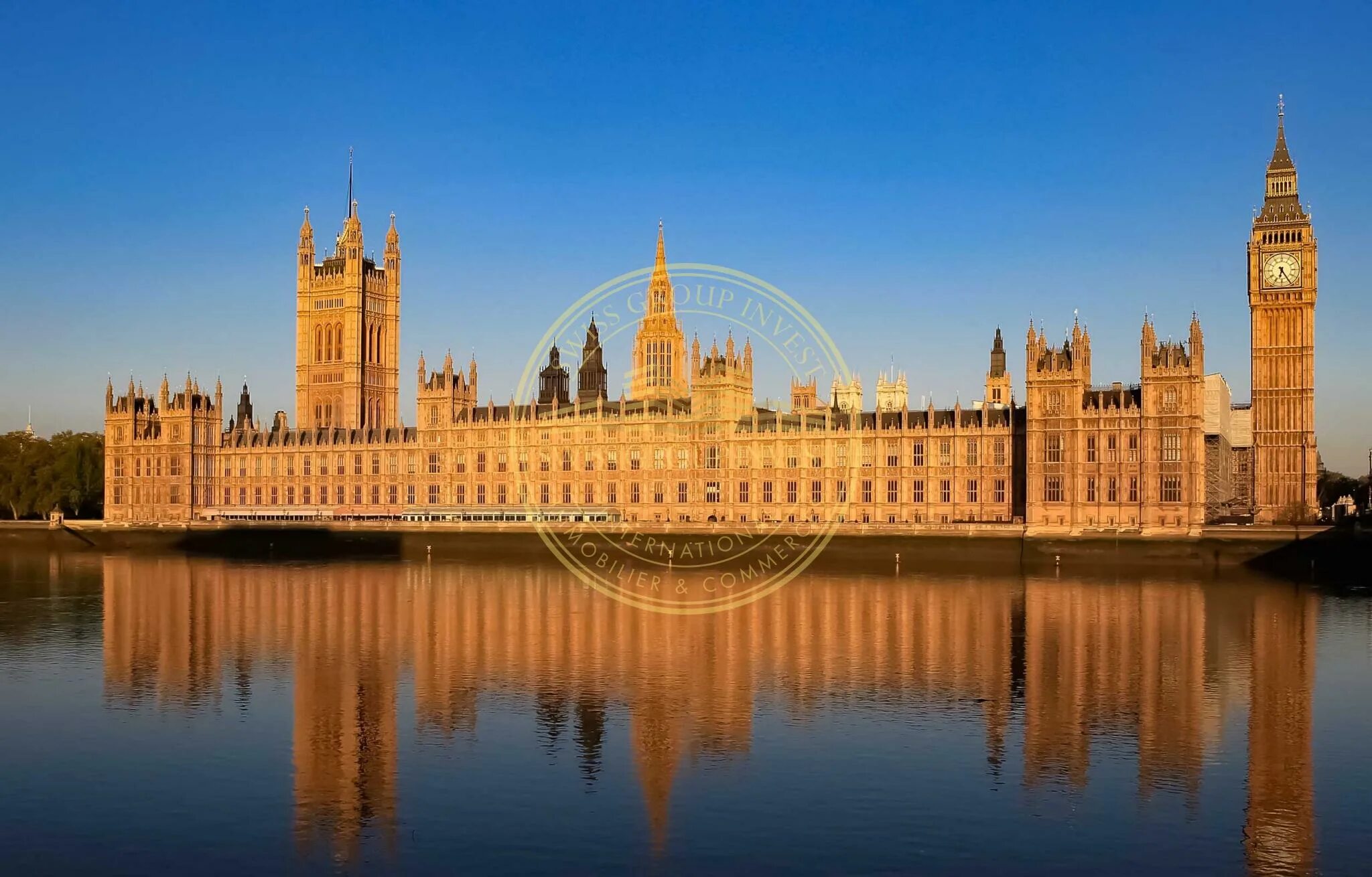 Houses of parliament in britain. Houses of parliament in britain. Houses of parliament в лондоне. Центральная башня вестминстерского дворца. Биг бен и вестминстерский дворец.