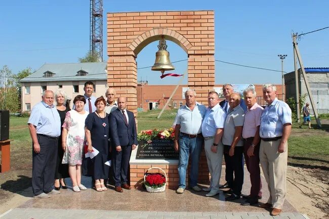 Глава Азовского немецкого национального района Омской области. Азовский немецкий национальный район. Администрация Азовского немецкого национального муниципального. Население Азовского немецкого национального района.